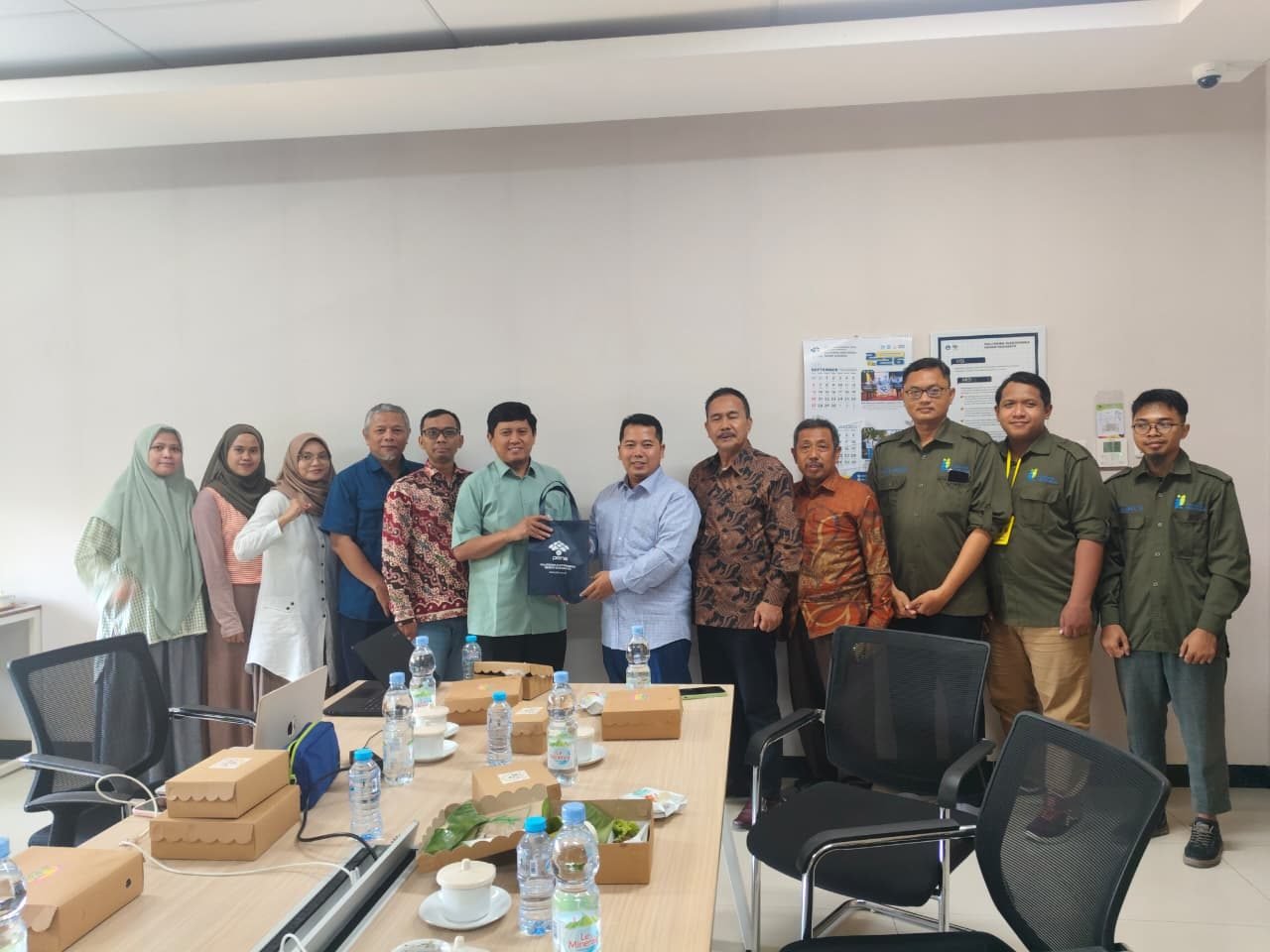 Tingkatkan Kualitas Pendidikan Vokasi, PENS dan Politeknik Driyorejo Gelar Benchmarking Kurikulum D4 TRJ-Komputer